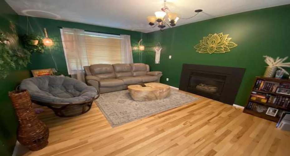 10411 109 Avenue, High Level, Alberta T0H 1Z0, 4 Bedrooms Bedrooms, ,3 BathroomsBathrooms,Residential,For Sale,109,A2245338