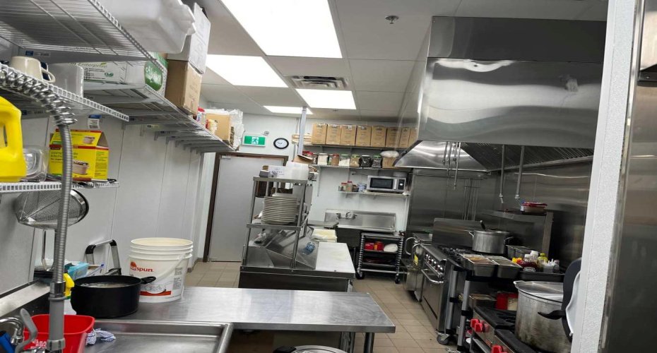 2 Royal Vista Link, Calgary, Alberta T3R 1T4, ,Commercial,For Sale,Royal Vista,A2246150