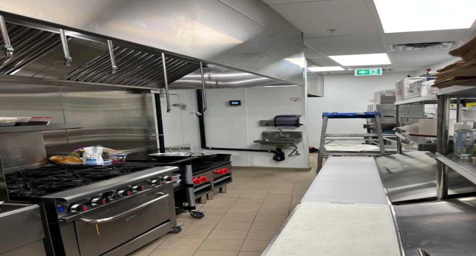 2 Royal Vista Link, Calgary, Alberta T3R 1T4, ,Commercial,For Sale,Royal Vista,A2246150