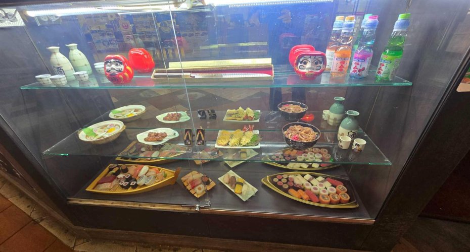 328 Centre Street, Calgary, Alberta T2G 4X6, ,Commercial,For Sale,Dragon City Mall,Centre,A2238574