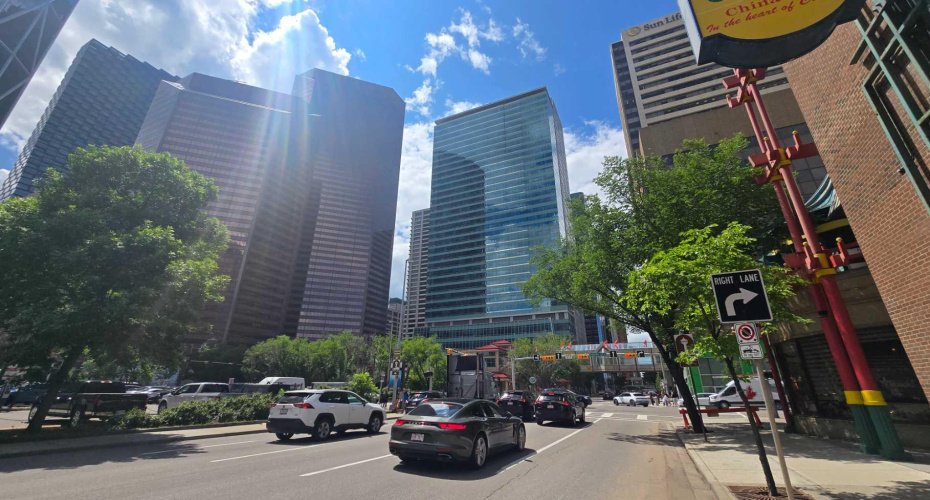 328 Centre Street, Calgary, Alberta T2G 4X6, ,Commercial,For Sale,Dragon City Mall,Centre,A2238574