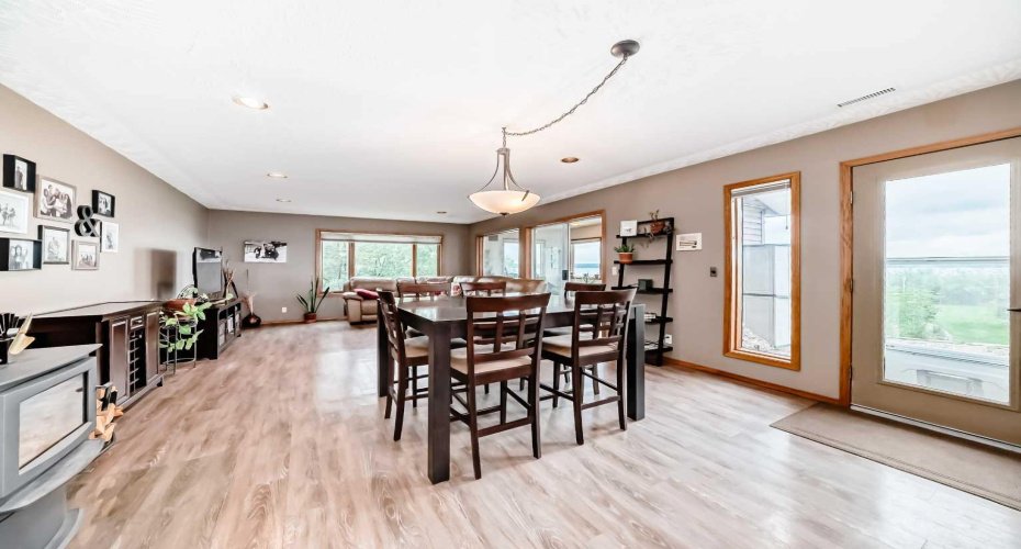9 Rustic Road, Norglenwold, Alberta T4S 1S5, 5 Bedrooms Bedrooms, ,3 BathroomsBathrooms,Residential,For Sale,Rustic,A2247198