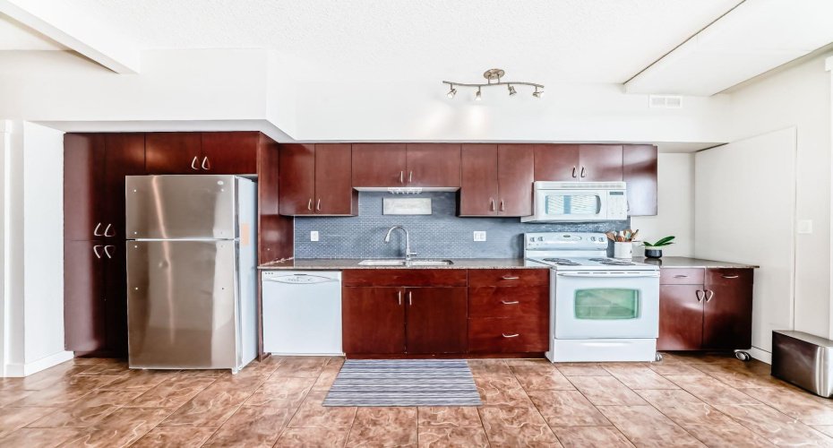 8710 Horton Road, Calgary, Alberta T2V 0P7, 1 Bedroom Bedrooms, ,1 BathroomBathrooms,Residential,For Sale,Horton,A2247165