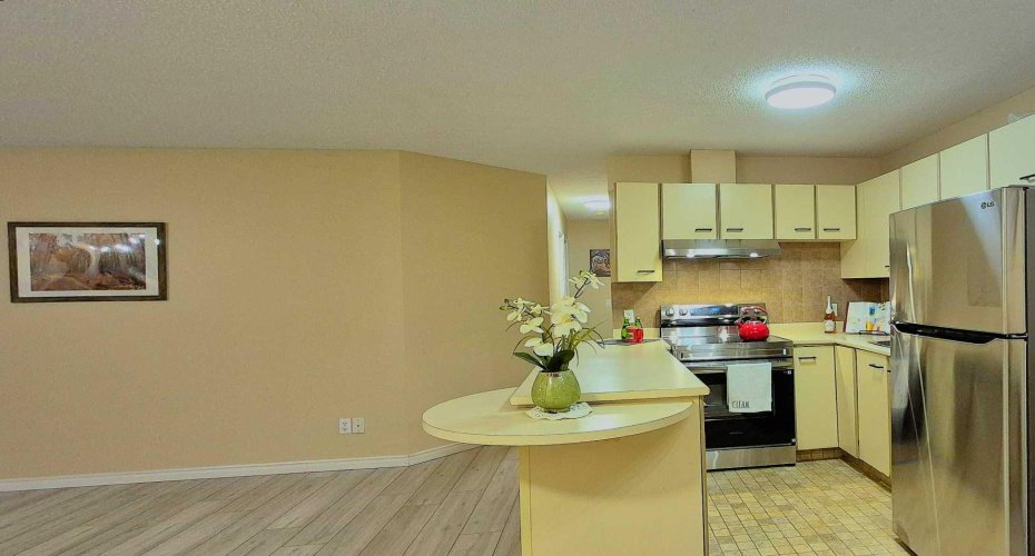 2722 EDENWOLD Heights, Calgary, Alberta T3A 3Y5, 2 Bedrooms Bedrooms, ,2 BathroomsBathrooms,Residential,For Sale,EDENWOLD,A2247296