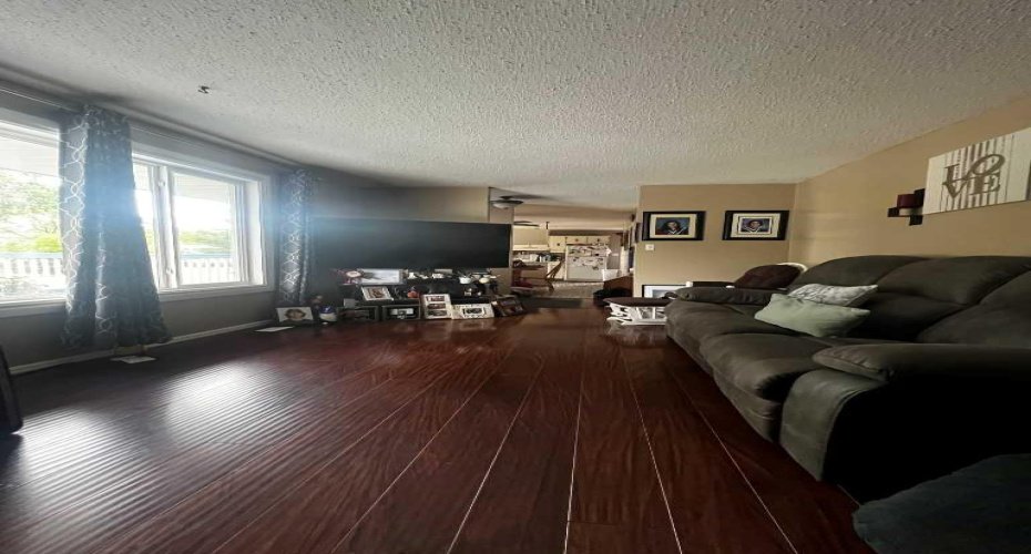 5029-43Street ., High Prairie, Alberta T0G 1E0, 3 Bedrooms Bedrooms, ,2 BathroomsBathrooms,Residential,For Sale,.,A2247650
