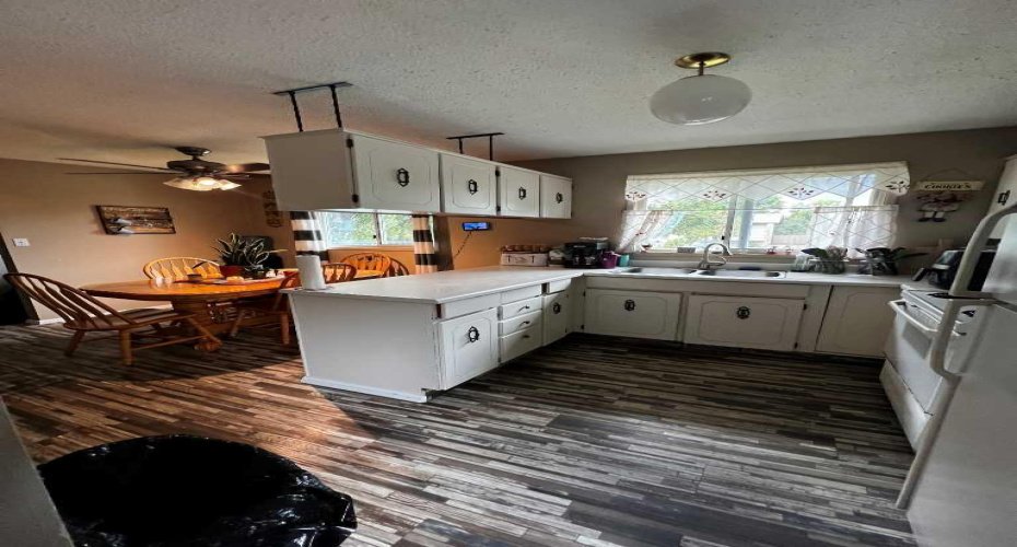 5029-43Street ., High Prairie, Alberta T0G 1E0, 3 Bedrooms Bedrooms, ,2 BathroomsBathrooms,Residential,For Sale,.,A2247650