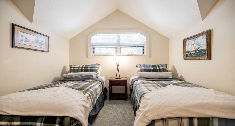 107 Mount View, Waterton Park, Alberta T0K 2M0, 4 Bedrooms Bedrooms, ,3 BathroomsBathrooms,Residential,For Sale,Mount View,A2246355