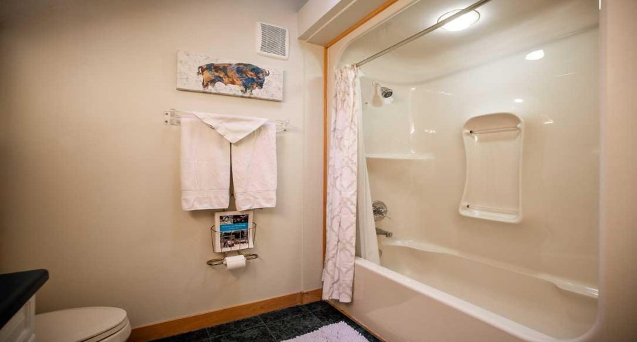 107 Mount View, Waterton Park, Alberta T0K 2M0, 4 Bedrooms Bedrooms, ,3 BathroomsBathrooms,Residential,For Sale,Mount View,A2246355