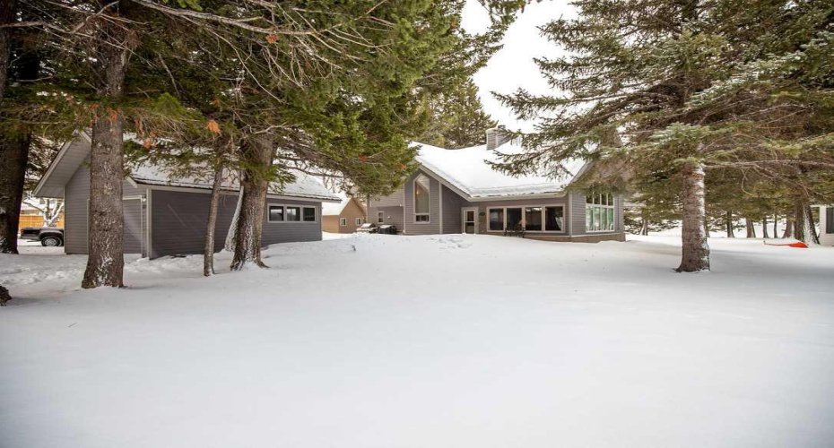107 Mount View, Waterton Park, Alberta T0K 2M0, 4 Bedrooms Bedrooms, ,3 BathroomsBathrooms,Residential,For Sale,Mount View,A2246355