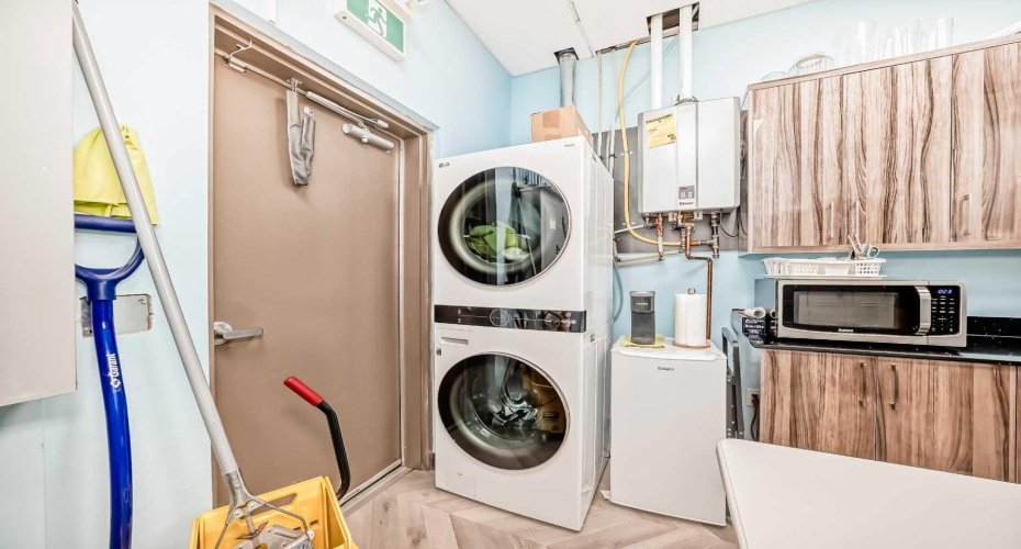 11501 Buffalo Run Boulevard, Calgary, Alberta T3T 0E4, ,Commercial,For Lease,Buffalo Run,A2248212