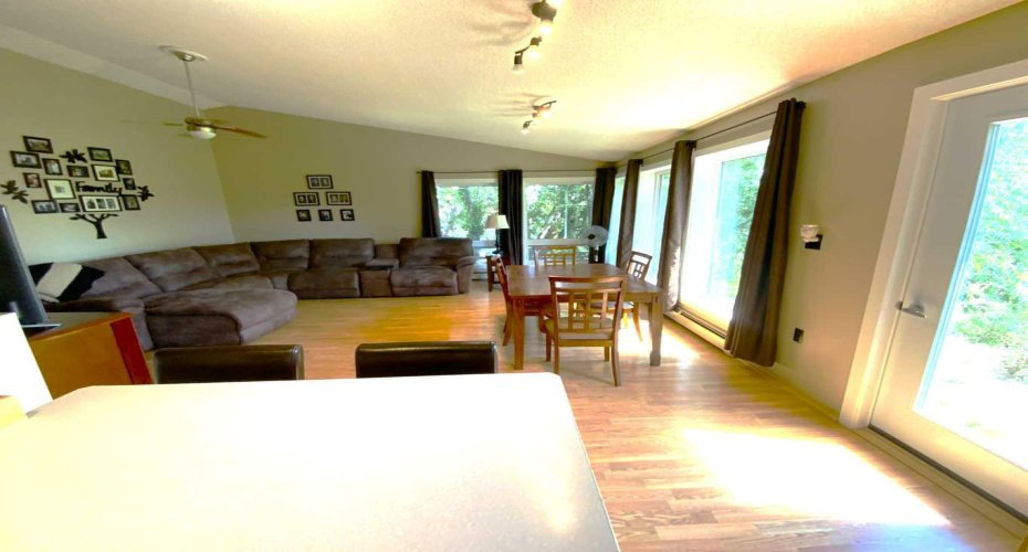 231052 330 Township, Rural Kneehill County, Alberta T0M 2C0, 2 Bedrooms Bedrooms, ,2 BathroomsBathrooms,Residential,For Sale,330,A2248296