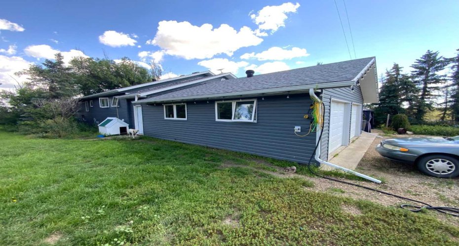 231052 330 Township, Rural Kneehill County, Alberta T0M 2C0, 2 Bedrooms Bedrooms, ,2 BathroomsBathrooms,Residential,For Sale,330,A2248296