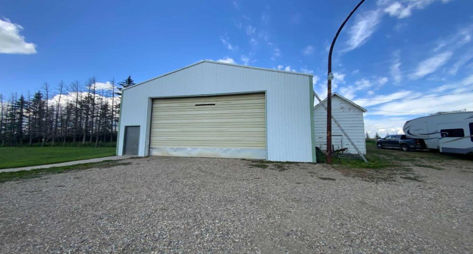 231052 330 Township, Rural Kneehill County, Alberta T0M 2C0, 2 Bedrooms Bedrooms, ,2 BathroomsBathrooms,Residential,For Sale,330,A2248296