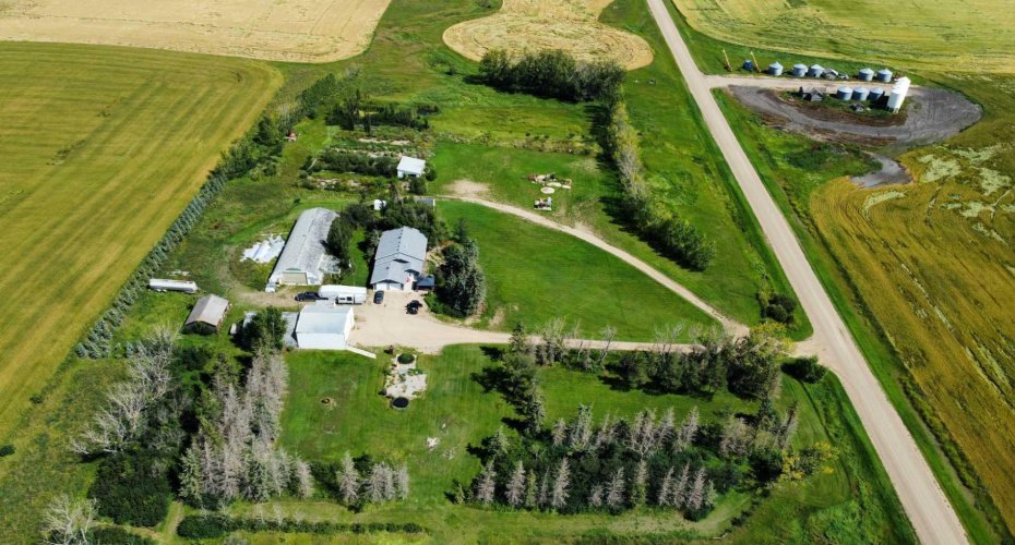 231052 330 Township, Rural Kneehill County, Alberta T0M 2C0, 2 Bedrooms Bedrooms, ,2 BathroomsBathrooms,Residential,For Sale,330,A2248296