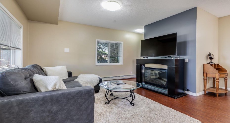 4 Kingsland Close, Airdrie, Alberta T4A 0J3, 2 Bedrooms Bedrooms, ,2 BathroomsBathrooms,Residential,For Sale,Kingsland,A2248790