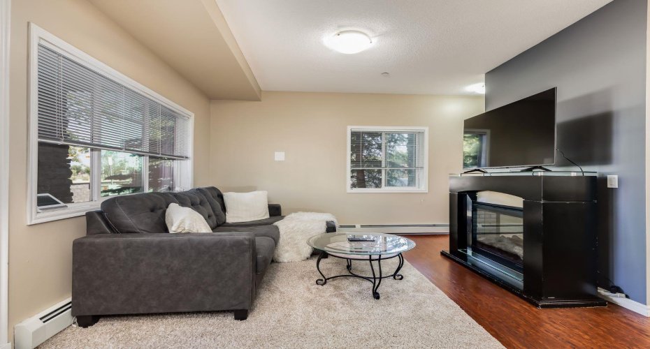 4 Kingsland Close, Airdrie, Alberta T4A 0J3, 2 Bedrooms Bedrooms, ,2 BathroomsBathrooms,Residential,For Sale,Kingsland,A2248790