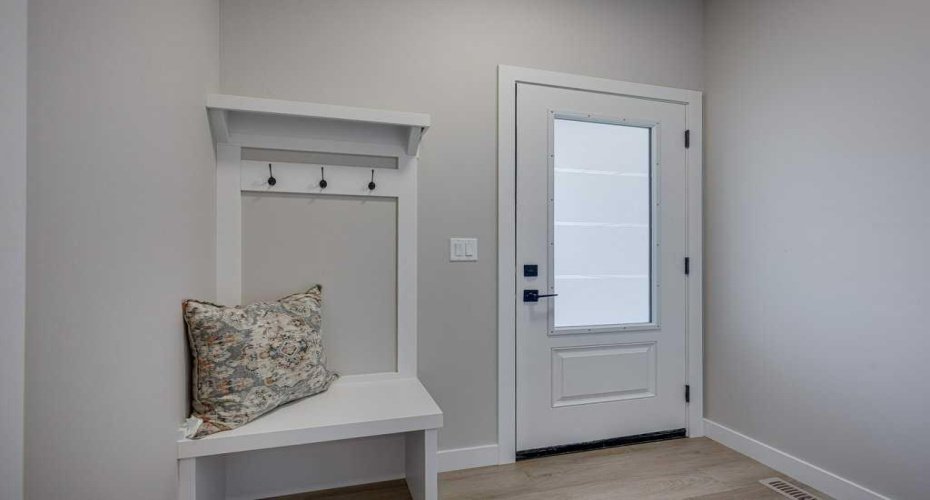 3 Gray Close, Sylvan Lake, Alberta T4S 0W4, 2 Bedrooms Bedrooms, ,2 BathroomsBathrooms,Residential,For Sale,Gray,A2247462