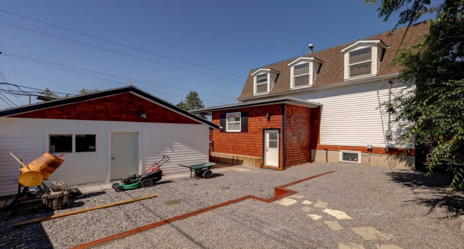1507 2 Avenue, Drumheller, Alberta T0J 0Y1, 3 Bedrooms Bedrooms, ,4 BathroomsBathrooms,Residential,For Sale,2 Avenue,A2245989