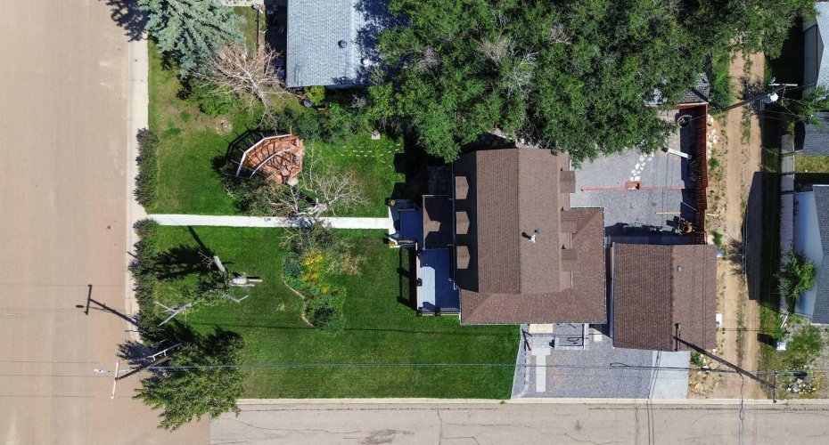 1507 2 Avenue, Drumheller, Alberta T0J 0Y1, 3 Bedrooms Bedrooms, ,4 BathroomsBathrooms,Residential,For Sale,2 Avenue,A2245989