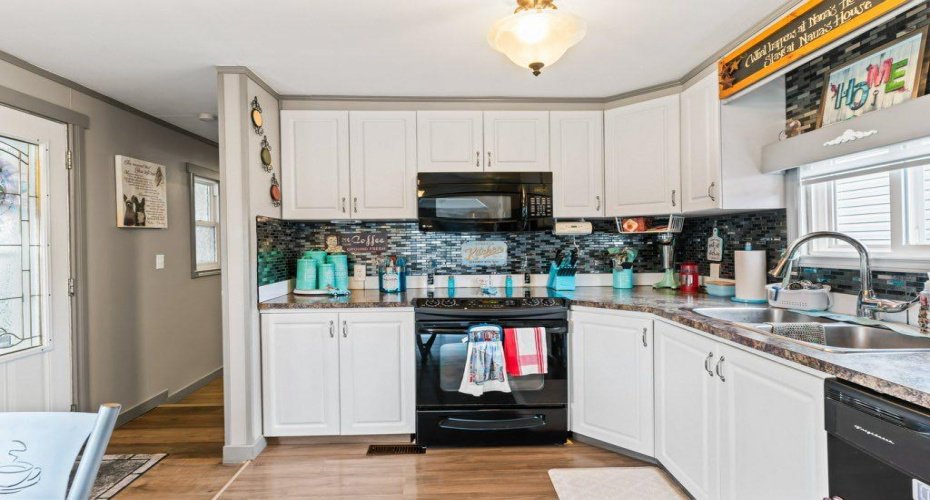 6220 17 Avenue, Calgary, Alberta T2A 0W6, 3 Bedrooms Bedrooms, ,1 BathroomBathrooms,Mobile,For Sale,17,A2249224