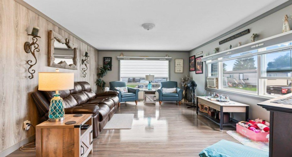 6220 17 Avenue, Calgary, Alberta T2A 0W6, 3 Bedrooms Bedrooms, ,1 BathroomBathrooms,Mobile,For Sale,17,A2249224