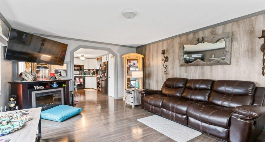 6220 17 Avenue, Calgary, Alberta T2A 0W6, 3 Bedrooms Bedrooms, ,1 BathroomBathrooms,Mobile,For Sale,17,A2249224