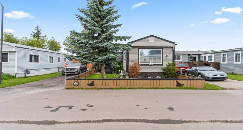 6220 17 Avenue, Calgary, Alberta T2A 0W6, 3 Bedrooms Bedrooms, ,1 BathroomBathrooms,Mobile,For Sale,17,A2249224