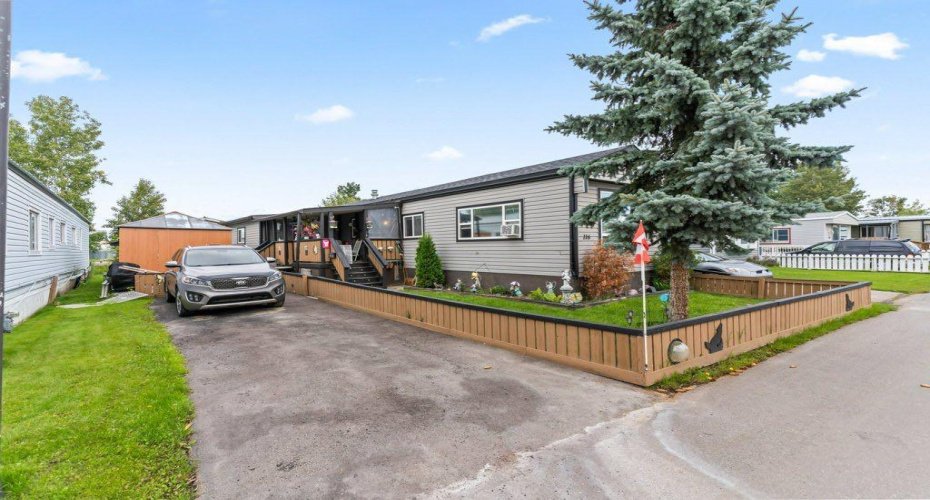 6220 17 Avenue, Calgary, Alberta T2A 0W6, 3 Bedrooms Bedrooms, ,1 BathroomBathrooms,Mobile,For Sale,17,A2249224