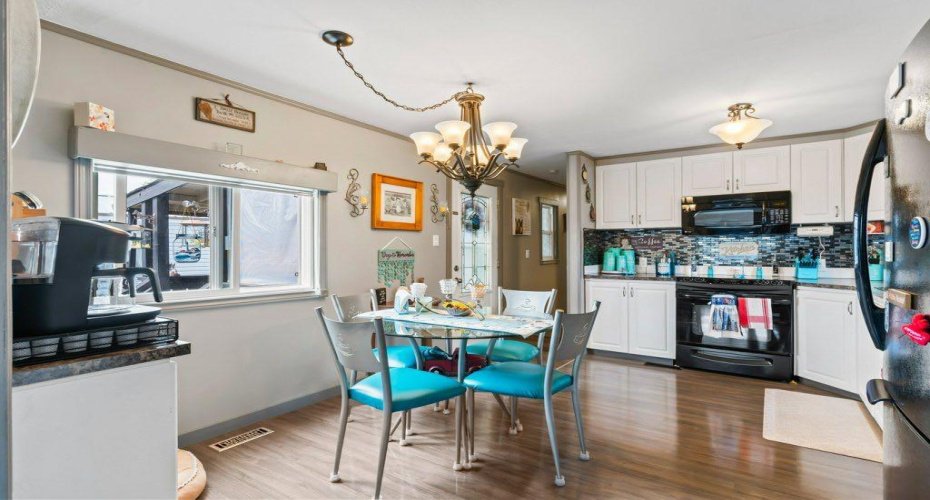 6220 17 Avenue, Calgary, Alberta T2A 0W6, 3 Bedrooms Bedrooms, ,1 BathroomBathrooms,Mobile,For Sale,17,A2249224