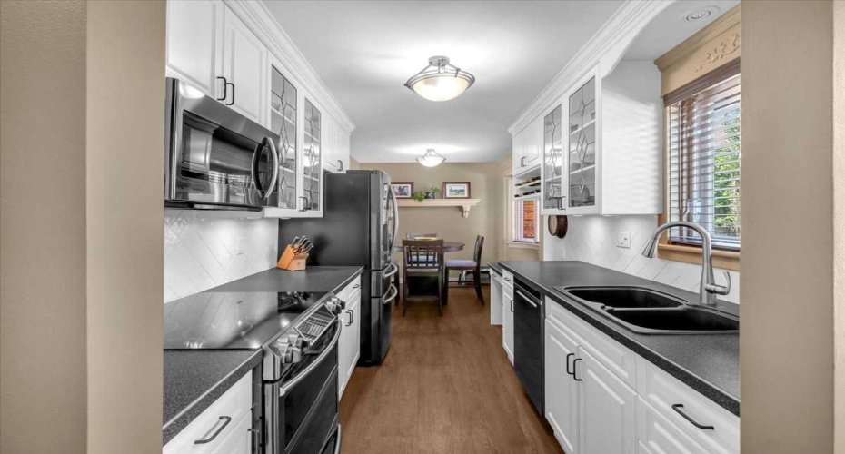 2211 45 Street, Calgary, Alberta T2B 1K1, 3 Bedrooms Bedrooms, ,2 BathroomsBathrooms,Residential,For Sale,45,A2248014