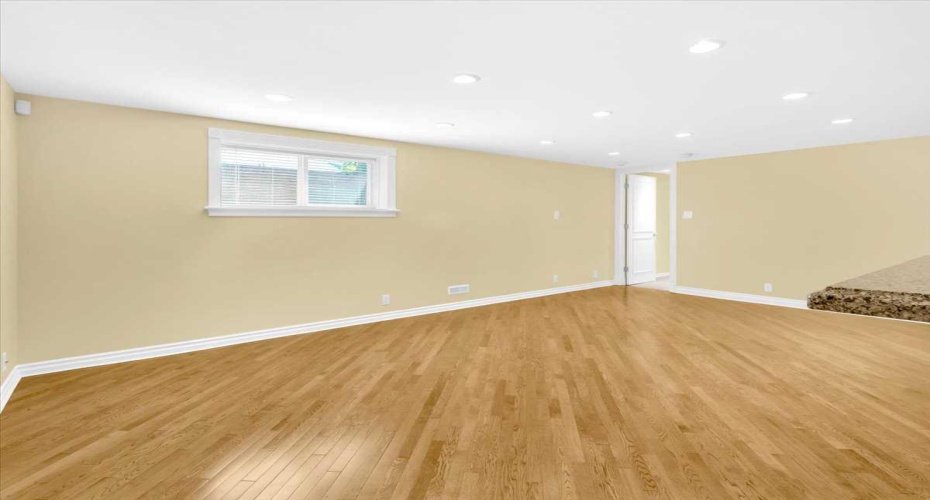 2211 45 Street, Calgary, Alberta T2B 1K1, 3 Bedrooms Bedrooms, ,2 BathroomsBathrooms,Residential,For Sale,45,A2248014