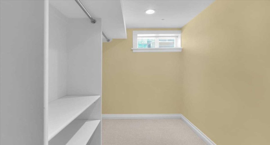 2211 45 Street, Calgary, Alberta T2B 1K1, 3 Bedrooms Bedrooms, ,2 BathroomsBathrooms,Residential,For Sale,45,A2248014