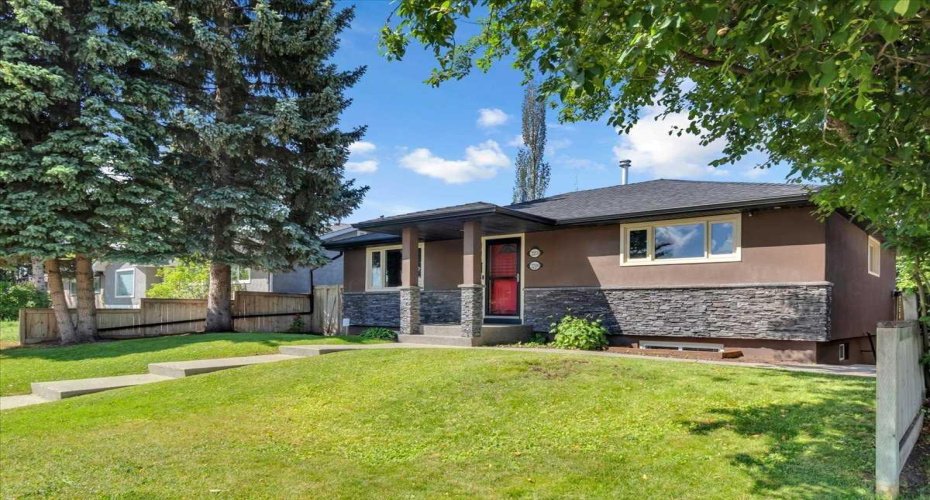 2211 45 Street, Calgary, Alberta T2B 1K1, 3 Bedrooms Bedrooms, ,2 BathroomsBathrooms,Residential,For Sale,45,A2248014