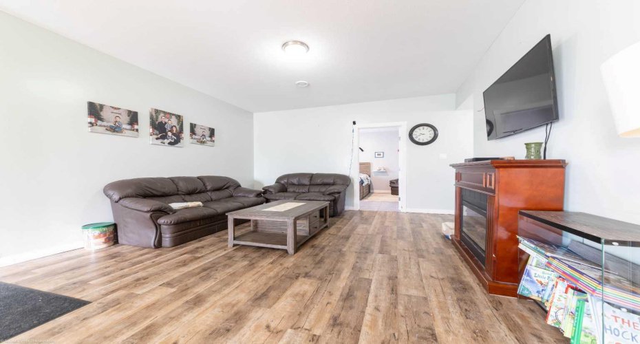 26 Hillmond Avenue, Hillmond, Saskatchewan S0M 0W0, 5 Bedrooms Bedrooms, ,3 BathroomsBathrooms,Residential,For Sale,Hillmond,A2249533
