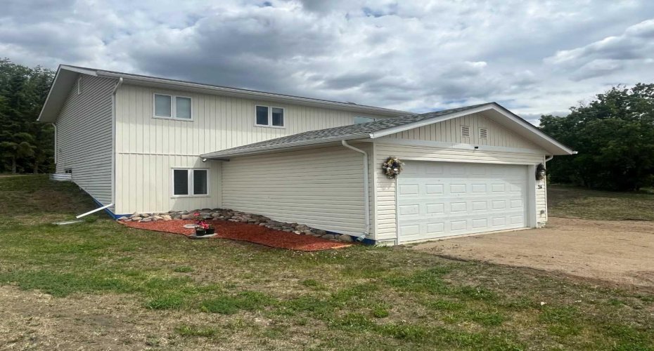 26 Hillmond Avenue, Hillmond, Saskatchewan S0M 0W0, 5 Bedrooms Bedrooms, ,3 BathroomsBathrooms,Residential,For Sale,Hillmond,A2249533