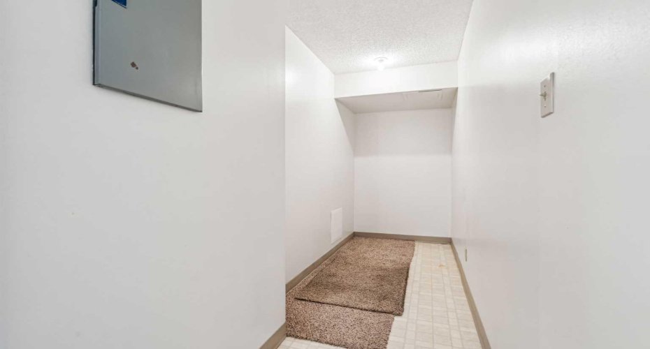 924 14 Avenue, Calgary, Alberta T2R 0N7, 2 Bedrooms Bedrooms, ,1 BathroomBathrooms,Residential,For Sale,14,A2226138