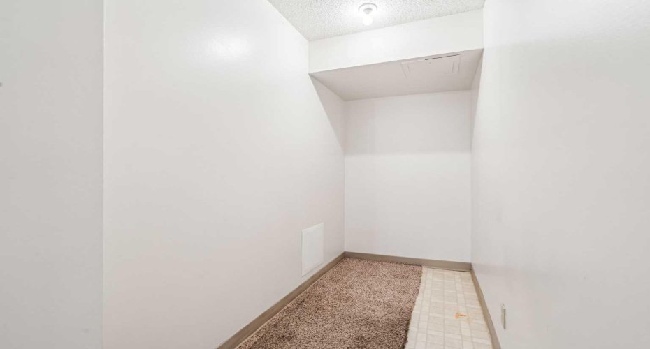 924 14 Avenue, Calgary, Alberta T2R 0N7, 2 Bedrooms Bedrooms, ,1 BathroomBathrooms,Residential,For Sale,14,A2226138