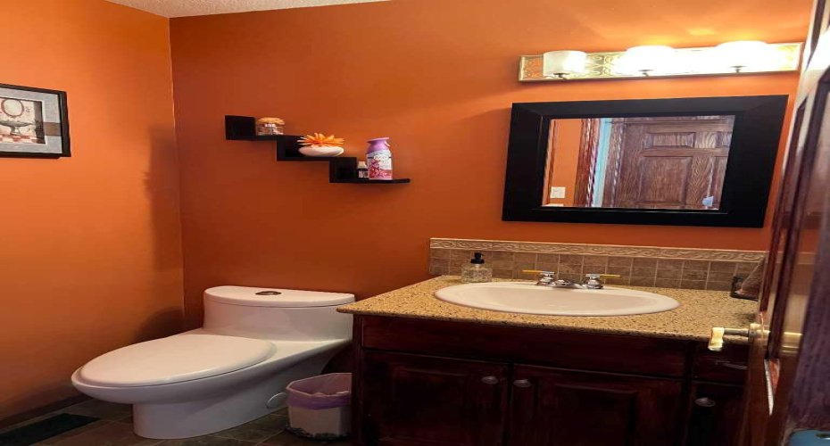 302 8 Avenue, Fox Creek, Alberta T0H 1P0, 6 Bedrooms Bedrooms, ,5 BathroomsBathrooms,Residential,For Sale,8,A2238886