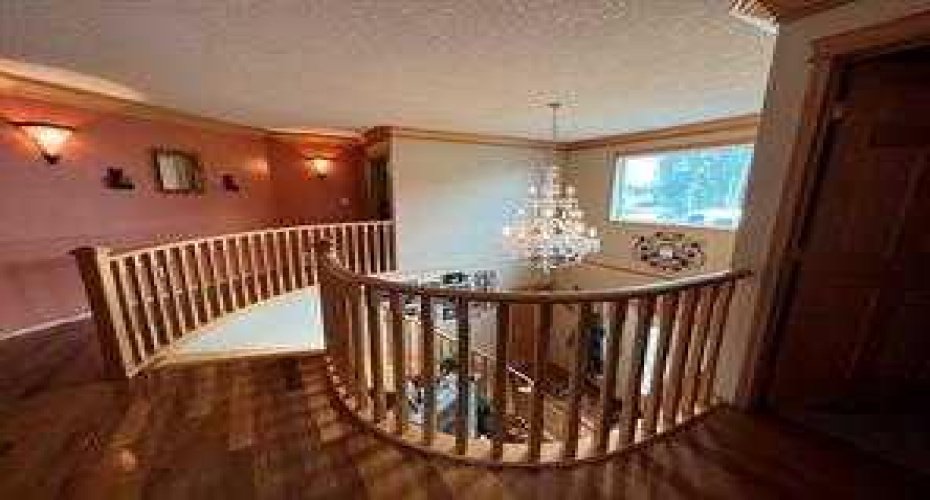 302 8 Avenue, Fox Creek, Alberta T0H 1P0, 6 Bedrooms Bedrooms, ,5 BathroomsBathrooms,Residential,For Sale,8,A2238886