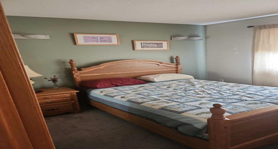 302 8 Avenue, Fox Creek, Alberta T0H 1P0, 6 Bedrooms Bedrooms, ,5 BathroomsBathrooms,Residential,For Sale,8,A2238886