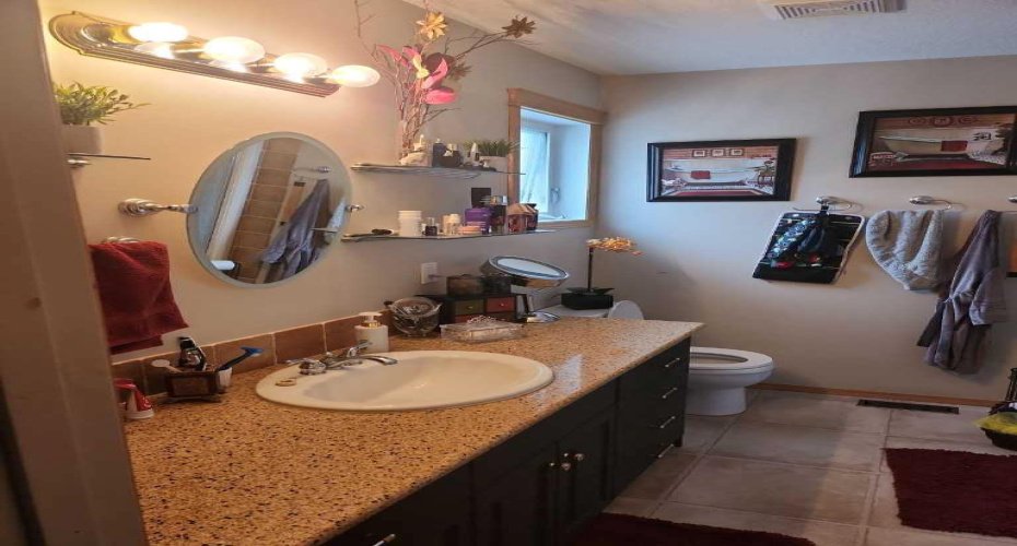 302 8 Avenue, Fox Creek, Alberta T0H 1P0, 6 Bedrooms Bedrooms, ,5 BathroomsBathrooms,Residential,For Sale,8,A2238886