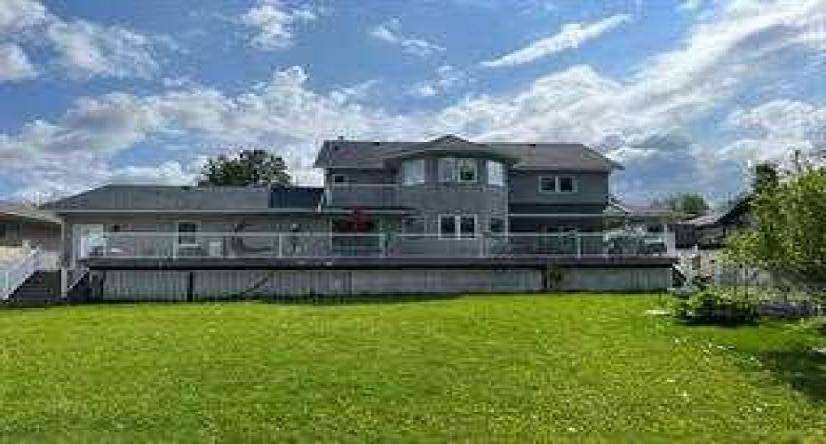 302 8 Avenue, Fox Creek, Alberta T0H 1P0, 6 Bedrooms Bedrooms, ,5 BathroomsBathrooms,Residential,For Sale,8,A2238886