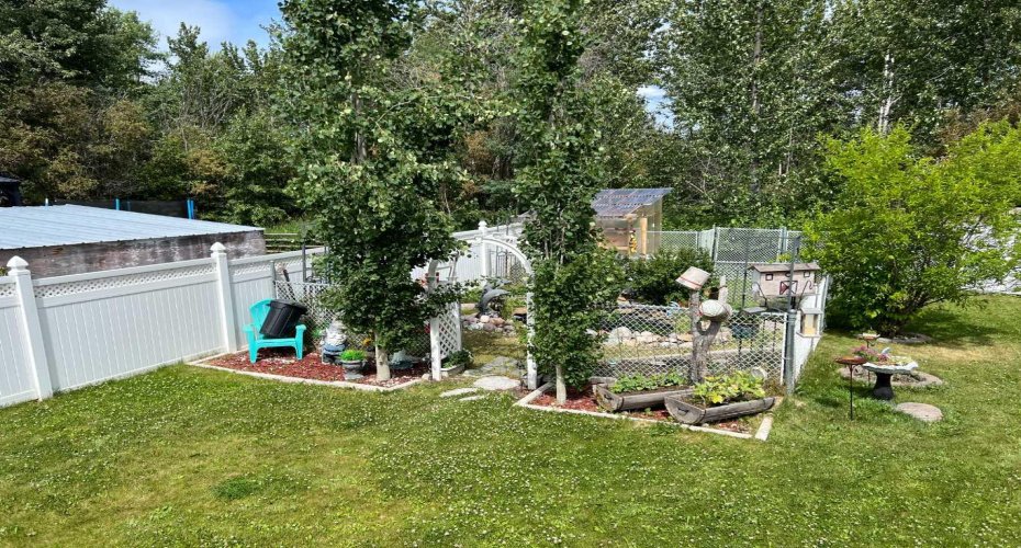 302 8 Avenue, Fox Creek, Alberta T0H 1P0, 6 Bedrooms Bedrooms, ,5 BathroomsBathrooms,Residential,For Sale,8,A2238886