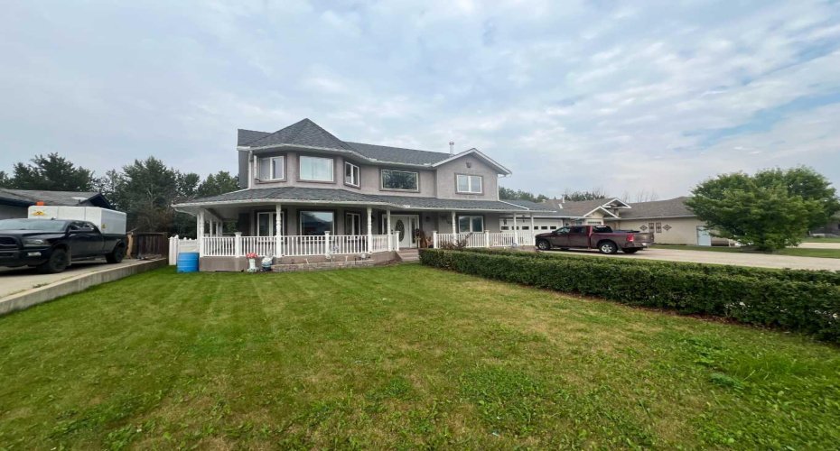 302 8 Avenue, Fox Creek, Alberta T0H 1P0, 6 Bedrooms Bedrooms, ,5 BathroomsBathrooms,Residential,For Sale,8,A2238886