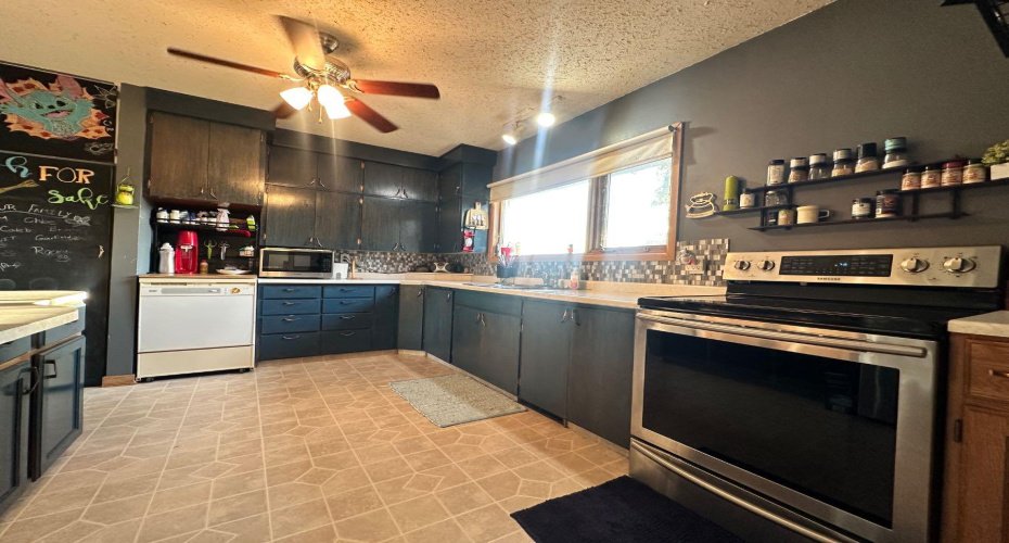 312 Main Street, Maidstone, Saskatchewan S0M 1M0, 3 Bedrooms Bedrooms, ,2 BathroomsBathrooms,Residential,For Sale,Main,A2250204