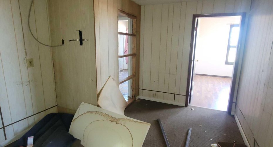 4918 50 Avenue, Castor, Alberta T0C0X0, ,Commercial,For Sale,COSMOPOLITAN HOTEL,50,A2249801