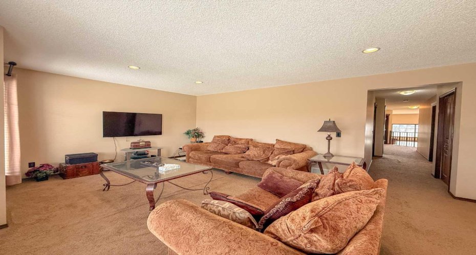 128 Chaparral Valley Drive, Calgary, Alberta T2X0M4, 4 Bedrooms Bedrooms, ,4 BathroomsBathrooms,Residential,For Sale,Chaparral Valley,A2250010