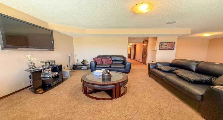 128 Chaparral Valley Drive, Calgary, Alberta T2X0M4, 4 Bedrooms Bedrooms, ,4 BathroomsBathrooms,Residential,For Sale,Chaparral Valley,A2250010