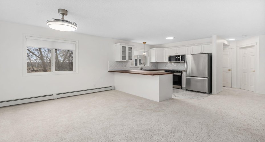 7451 Springbank Boulevard, Calgary, Alberta T3H4K5, 2 Bedrooms Bedrooms, ,2 BathroomsBathrooms,Residential,For Sale,Springbank,A2250493