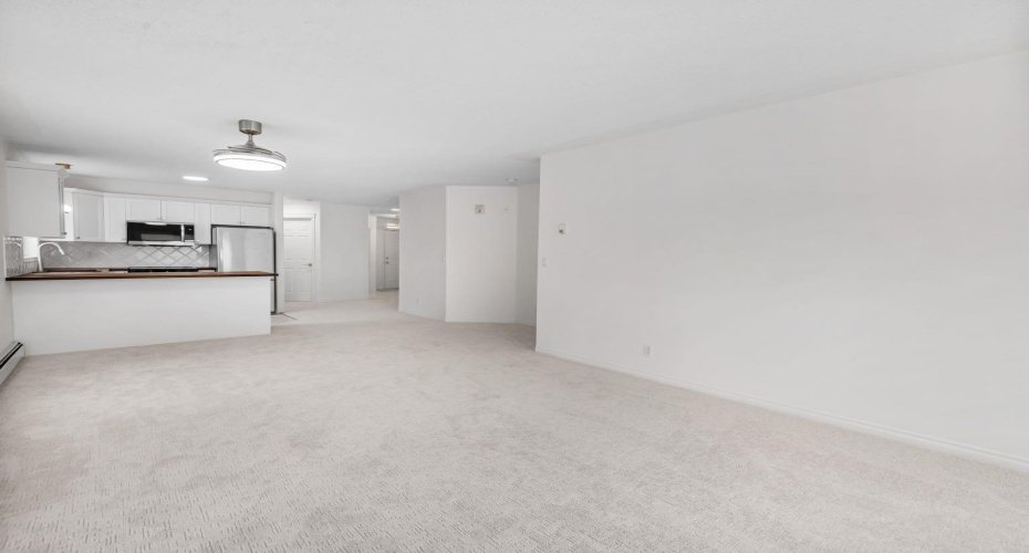 7451 Springbank Boulevard, Calgary, Alberta T3H4K5, 2 Bedrooms Bedrooms, ,2 BathroomsBathrooms,Residential,For Sale,Springbank,A2250493